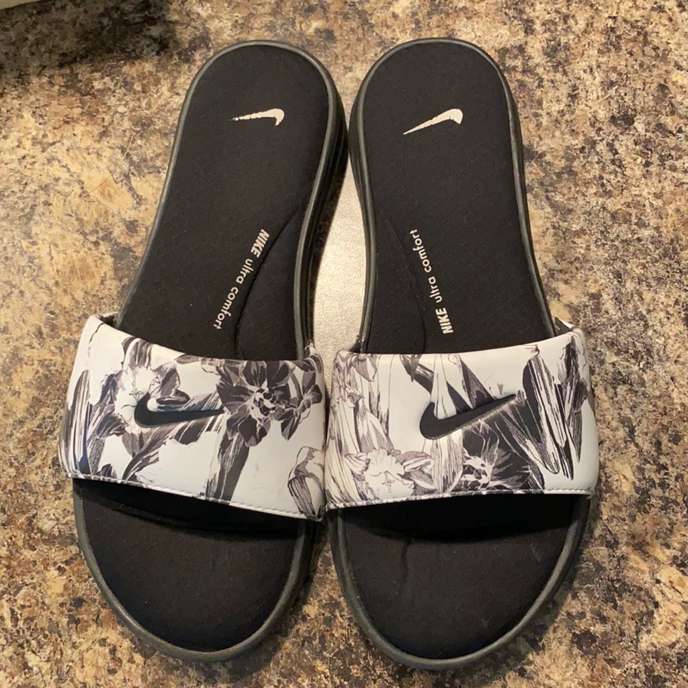Nike Ultra Comfort Slides